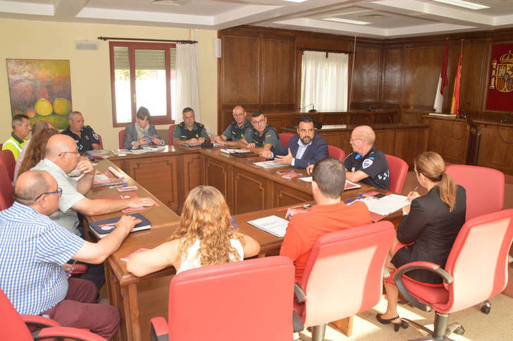 Un momento de la Junta Local de Seguridad celebrada este martes en el Ayuntamiento de Azuqueca. Fotografía: Álvaro Díaz Villamil/ Ayuntamiento de Azuqueca de Henares