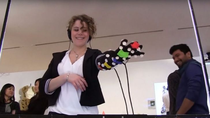 ¿Y si la realidad virtual nos permitiese tocar?