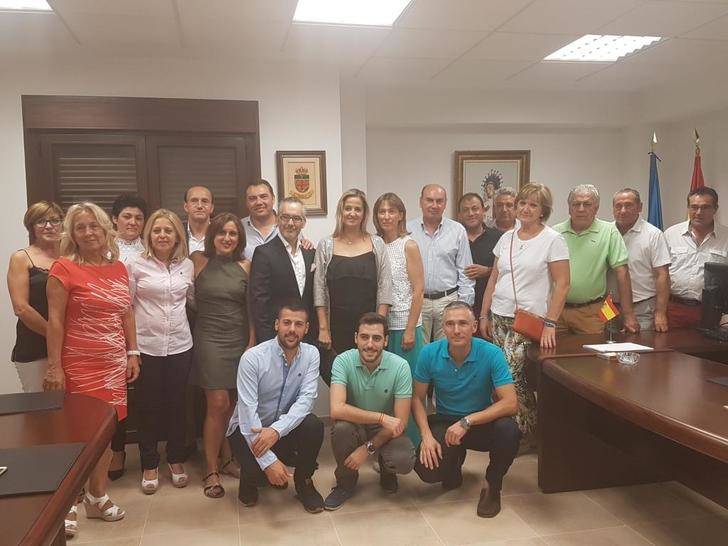 El presidente de la Diputación asiste al pregón de Pedro Solís que da inicio a las fiestas de Yebra 