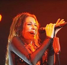 Malú aplaza su concierto en Guadalajara