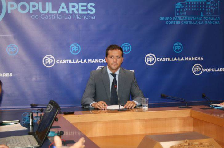 Velázquez denuncia las mentiras de Page sobre el escándalo medioambiental que envuelve a su Gobierno