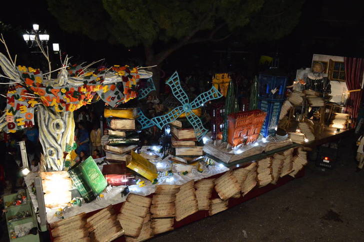 La peña El Pendón, ganadora del Desfile de Carrozas de Azuqueca con 'El libro de la selva'