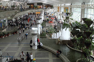 La policía repasa la lista de pasajeros de Barajas para identificar a los sicarios de la matanza de Pioz