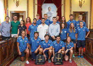 Román desea suerte al Club Alcarreño de Salvamento y Socorrismo en el Campeonato del Mundo