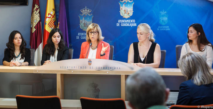 Carmen Heredia presenta la nueva programación de actividades del Servicio Psicología Aplicada de Guadalajara