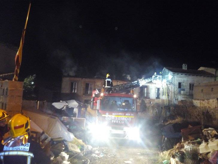 El Consorcio de Bomberos sofoca un incendio en una casa de Sigüenza 