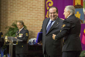 El Colegio de Abogados de Guadalajara, distinguido por la Policía Nacional en la festividad de los Santos Ángeles Custodios