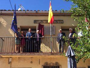 Huertahernando rinde homenaje al que ha sido su alcalde durante 43 años, Bernardino Guerrero