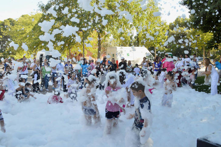 El parque de La Quebradilla de Azuqueca acogió la comida del Día de las Peñas