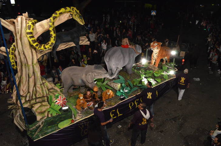La peña El Pendón, ganadora del Desfile de Carrozas de Azuqueca con 'El libro de la selva'