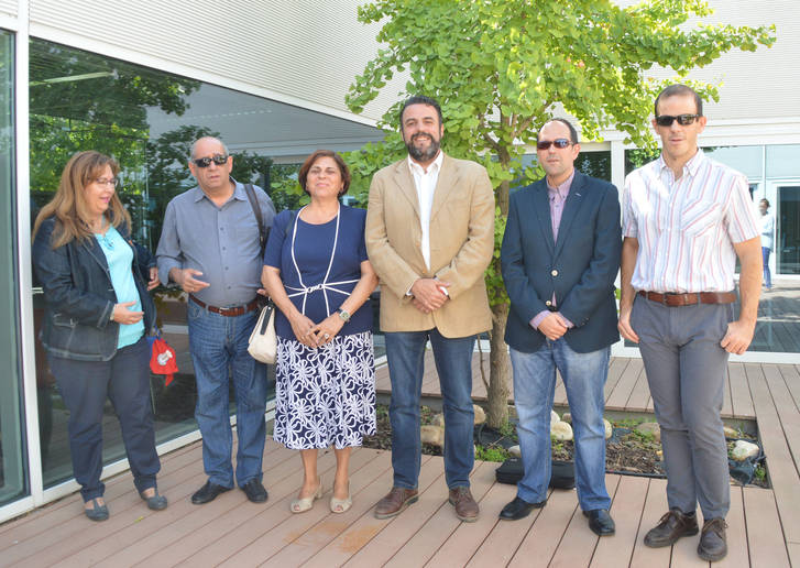 Responsables municipales y de la ONCE. Fotografía: Álvaro Díaz Villamil/ Ayuntamiento de Azuqueca de Henares