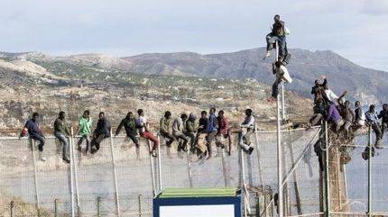 Llegan menos inmigrantes irregulares a España