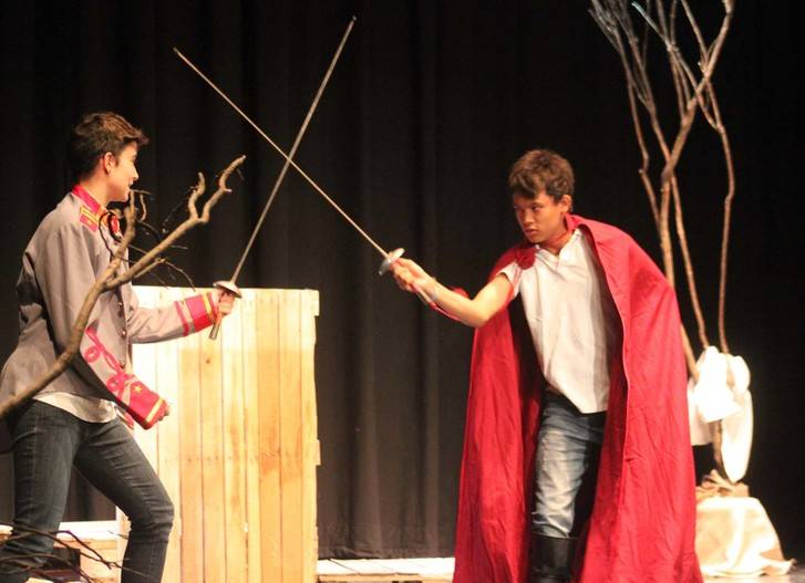 Paranoia Teatro, de Humanes, gana la I Muestra de Teatro Entre bambalinas en Cabanillas del Campo