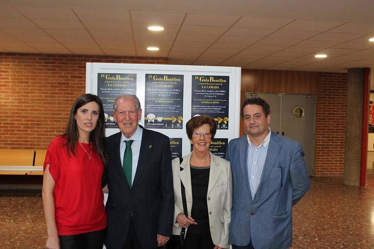 Más de 200 personas participan en la Gala Benéfica de La Camada