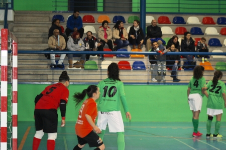 Las chicas del Alovera imponen su juego en La Dehesa y se llevan los 3 puntos