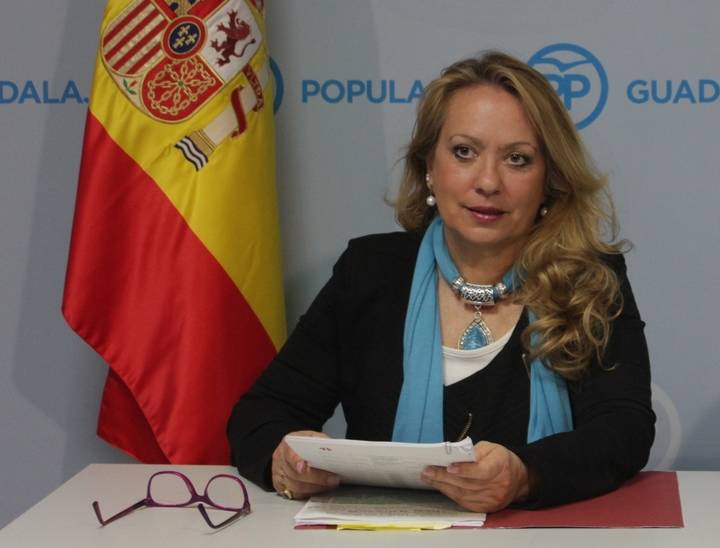 El PP de Azuqueca exige al alcalde que defienda ante Page los intereses de los azudenses en materia de transporte