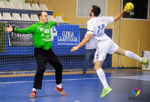 El BM Guadalajara lo intentó, pero no pudo con el Ademar León