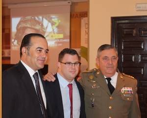 Gregorio destaca la sensibilización y el trabajo de la Fundación Down y el Ministerio de Defensa en el Calendario Solidario 2017