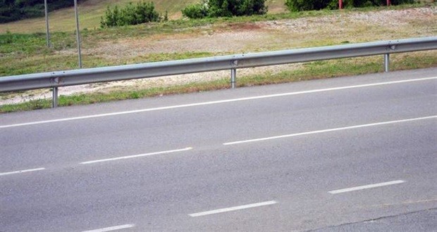 Fomento otorga 1,4 millones de euros a CLM para mejorar los sistemas de contención de motociclistas