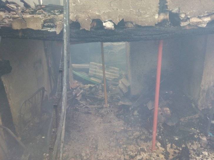 Evacuada una mujer tras producirse un incendio en Tendilla