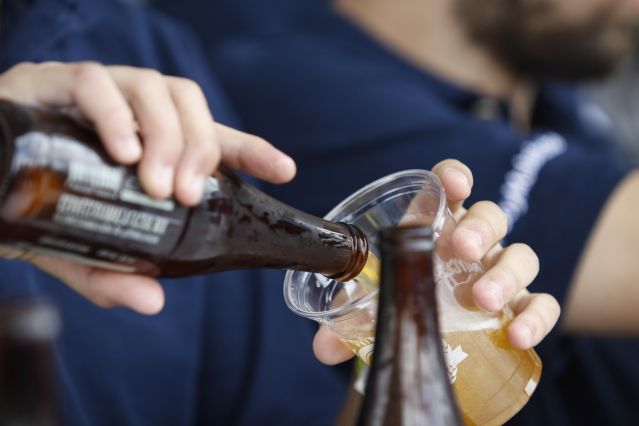 La Policía Local de Guadalajara controla la venta de alcohol a menores