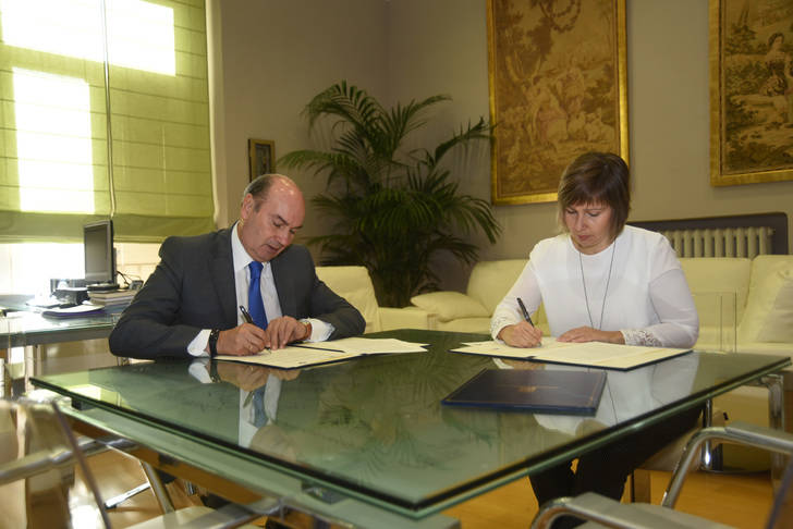 La Diputación colabora con la Escuela Oficial de Idiomas Extensión de Sigüenza en el mantenimiento de su actividad