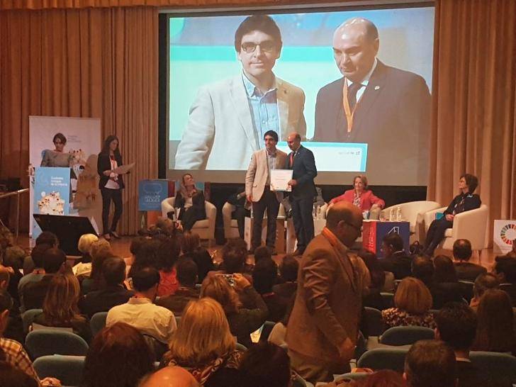 Latre recoge el reconocimiento de UNICEF por el trabajo a favor de la infancia en la Diputación