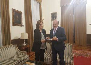 Latre se reúne con la presidenta de la Diputación de Palencia para intercambiar experiencias de gestión