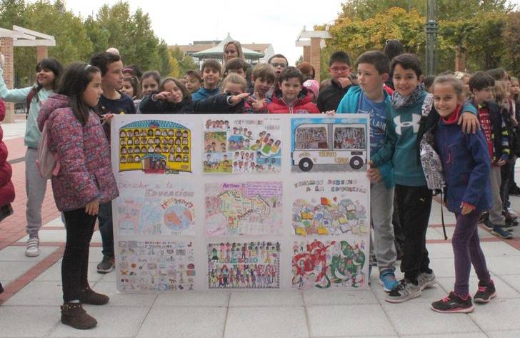 Los niños de Cabanillas reivindican pintando, cantando y bailando sus derechos universales