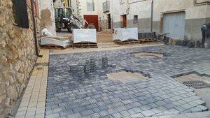 El Ayuntamiento de Pareja adoquina las calles de San Juan, del Coso y la Travesía del Coso