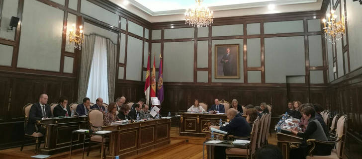 Se aprueba la propuesta de Cs para reconocer las titulaciones de monitor,entrenador, preparador y director deportivo