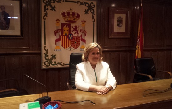 La alcaldesa de Alovera vota en contra de su propia liberación tras una moción presentada por el PP y aprobada en Pleno