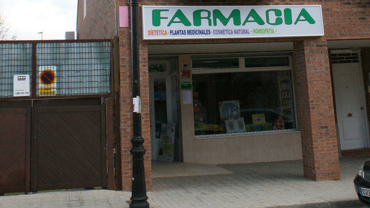 Las bolsas para recoger los excrementos caninos, ahora también se pueden recoger en la farmacia de Quer