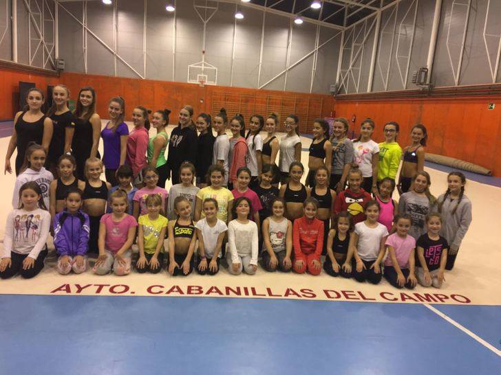 Cabanillas adquiere un nuevo tapiz de gimnasia para el Polideportivo San Blas
