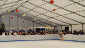 Ya está abierta la pista de hielo de Azuqueca