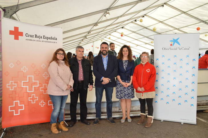 La Obra Social de La Caixa donará dos euros a Cruz Roja por cada persona que patine en la pista de hielo de Azuqueca