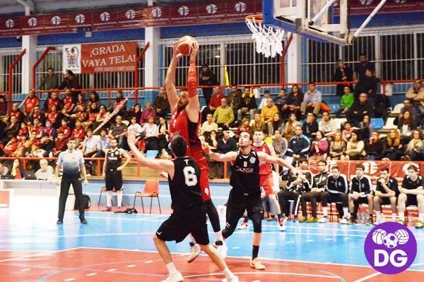 Victoria muy sufrida del Isover Basket Azuqueca frente al Uros de Rivas