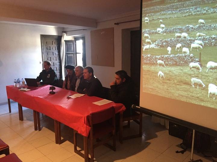 Los ganaderos de Guadalajara se informan sobre medidas y ayudas para los ataques de lobos