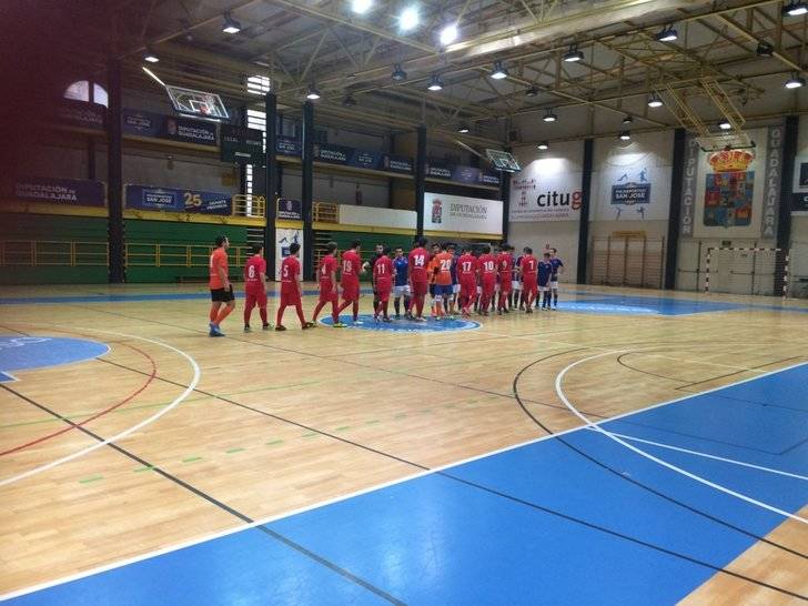 Primera victoria del cadete femenino de FS Pozo de Guadalajara, infantil y alevín siguen ganando en casa