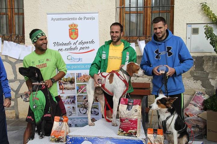 Juan Carlos de la Luz y Neo vencen, en un apretado final, el I Canicross de Pareja