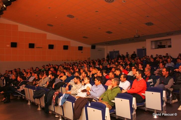 Iván Fandiño y Adolfo Martín cuelgan el no hay billetes en Yunquera de Henares