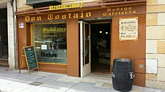 Con motivo de las fiestas navideñas, se amplía el horario de cierre de establecimientos de hostelería en la capital