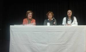 Fátima de la Jara protagoniza un encuentro original y sorprendente con sus historias y libros en la Biblioteca de Alovera