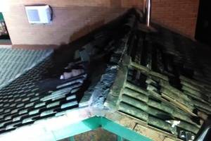 Una mujer y tres niños intoxicados por el incendio de una chimenea en una vivienda en Alovera