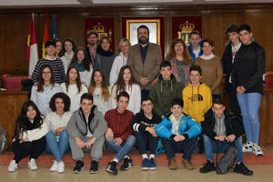 Una decena de estudiantes alemanes de intercambio visitan el Ayuntamiento de Azuqueca