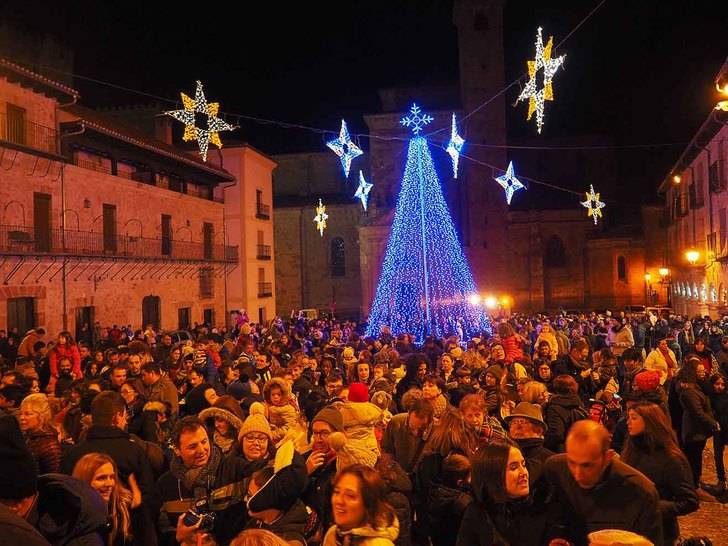 Los Magos de Oriente traen ilusión y regalos a niños y mayores en SIgüenza