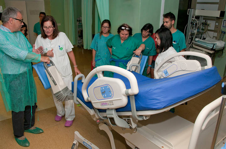 Dar a luz un poco más fácil en el paritorio del Hospital de Guadalajara que estrena una nueva y versátil cama de partos