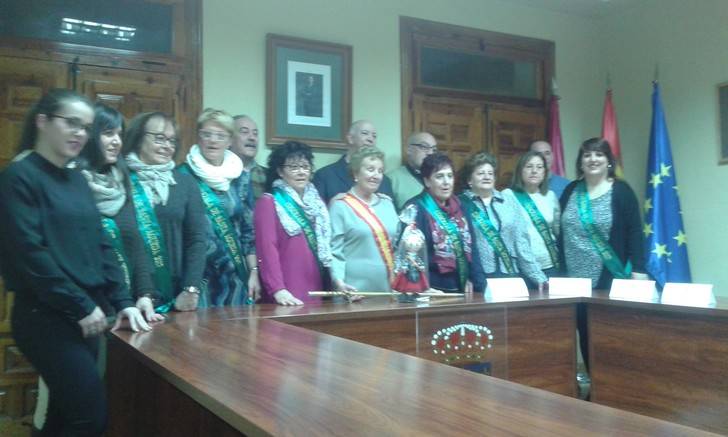 Teresa Gregorio recoge el Bastón de Mando, las mujeres de Santa Agueda ya mandan en Jadraque
