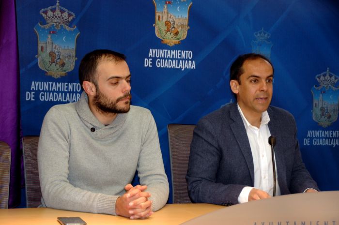 El PSOE dice que Guadalajara pierde 617.000 por contratos que no se licitan por 