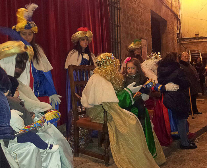 La Cabalgata de los Reyes Magos llena de ilusión el corazón de Pastrana